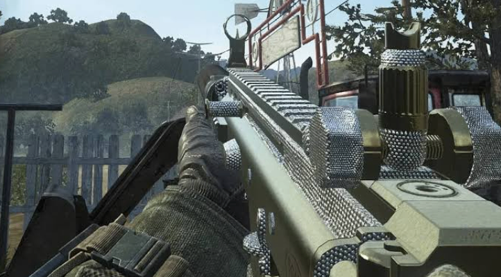 Fast-paced maps like Nuketown help players complete weapon challenges and earn camos faster in Black Ops 2.